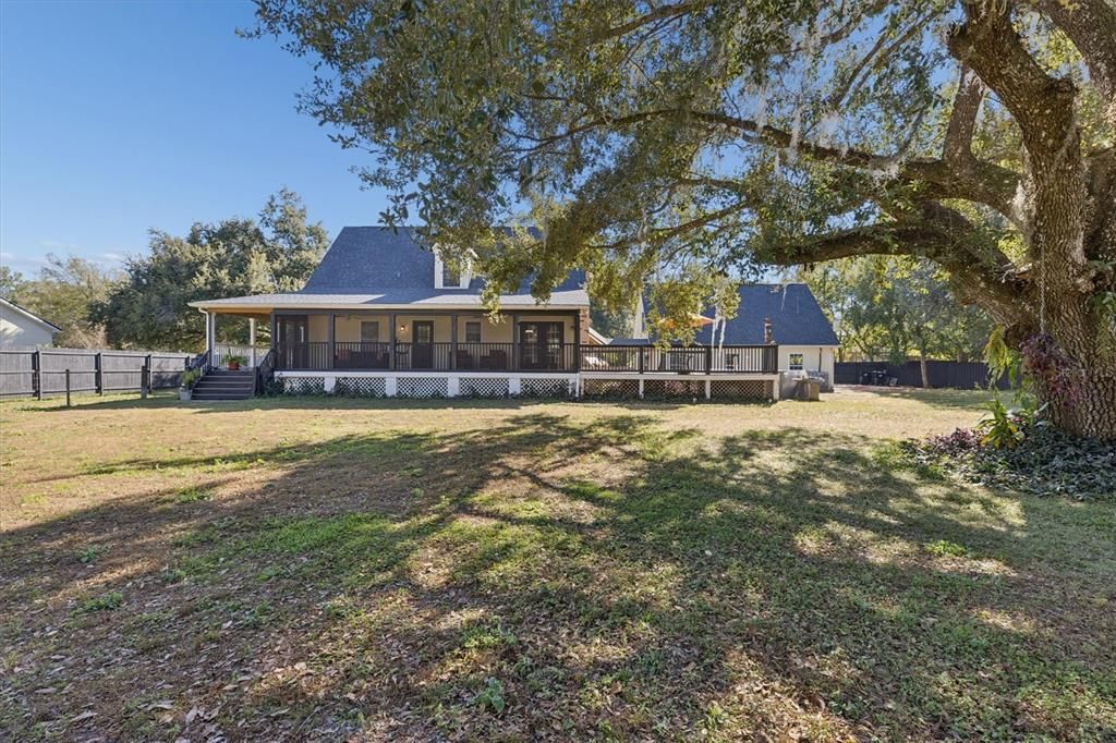 For Sale: $800,000 (4 beds, 3 baths, 2078 Square Feet)