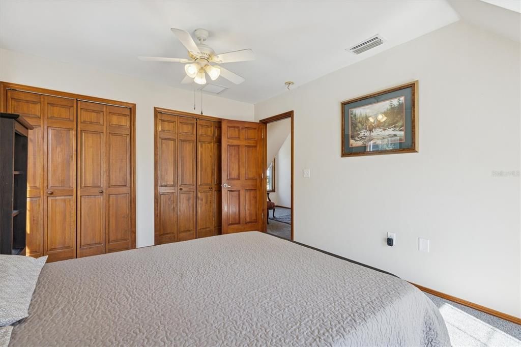 For Sale: $800,000 (4 beds, 3 baths, 2078 Square Feet)