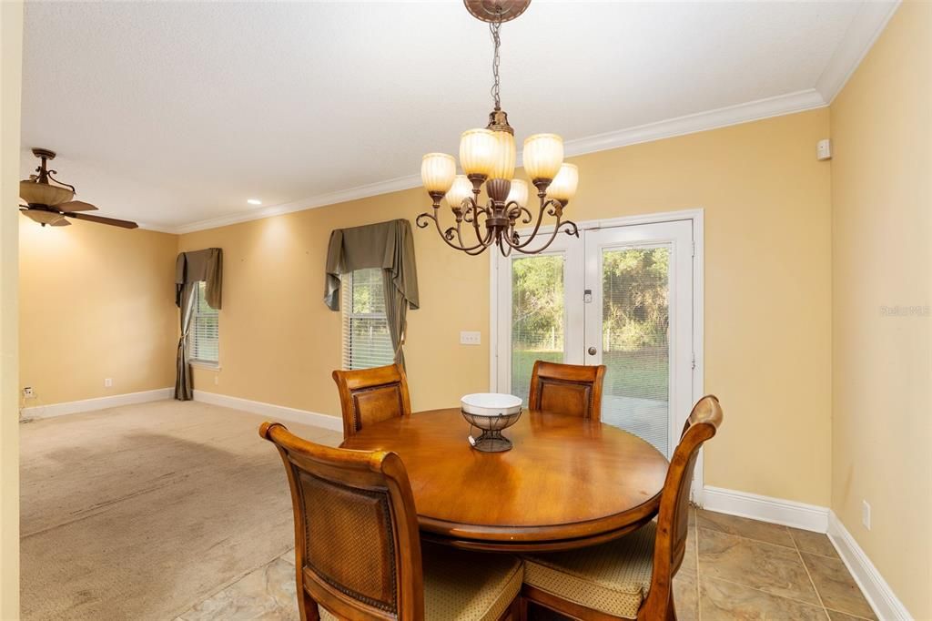 待售: $305,000 (3 贝兹, 2 浴室, 1524 平方英尺)