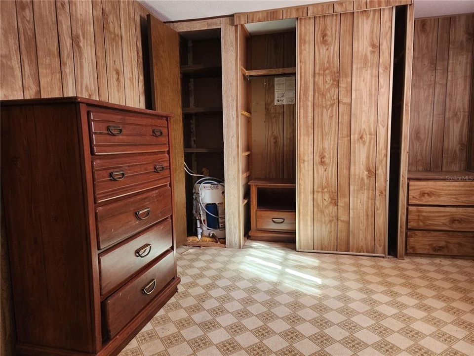 待售: $125,000 (2 贝兹, 1 浴室, 1008 平方英尺)