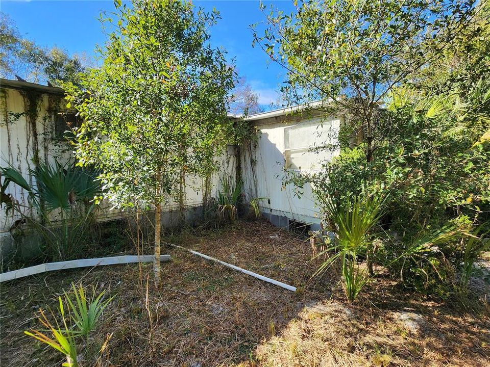 待售: $125,000 (2 贝兹, 1 浴室, 1008 平方英尺)