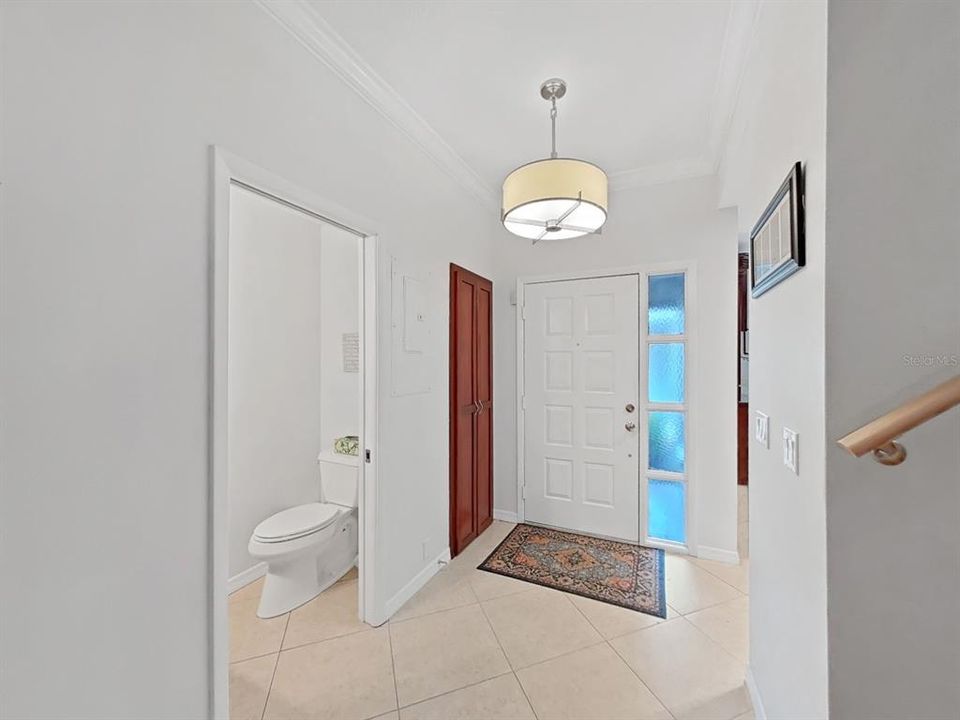 Activo con contrato: $382,731 (3 camas, 2 baños, 1715 Pies cuadrados)