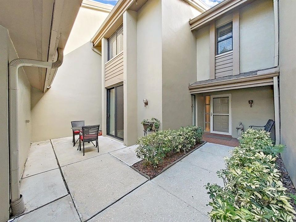 Activo con contrato: $382,731 (3 camas, 2 baños, 1715 Pies cuadrados)