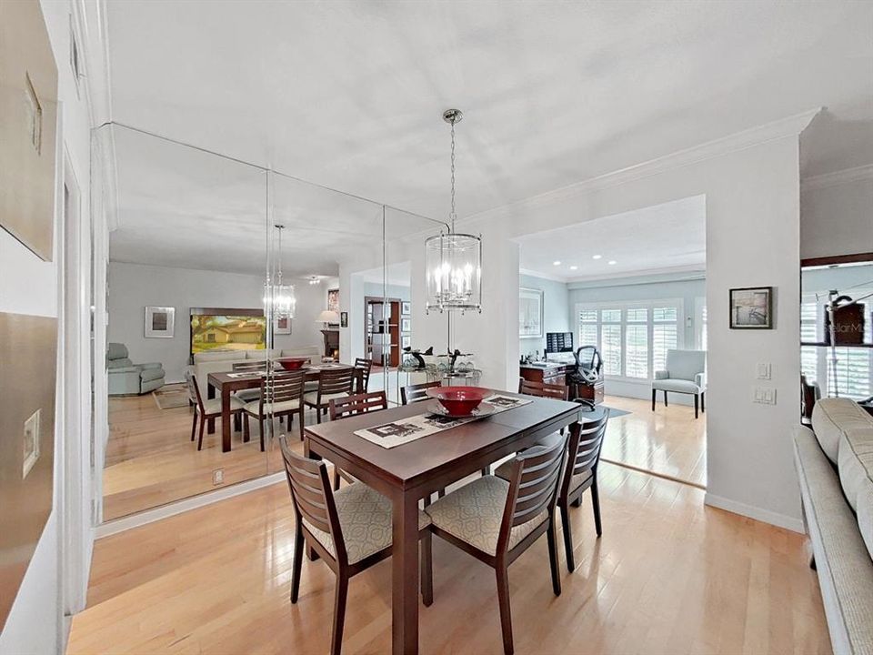 Activo con contrato: $382,731 (3 camas, 2 baños, 1715 Pies cuadrados)