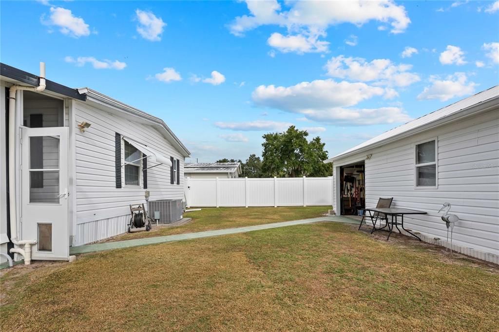 For Sale: $174,900 (2 beds, 2 baths, 1056 Square Feet)