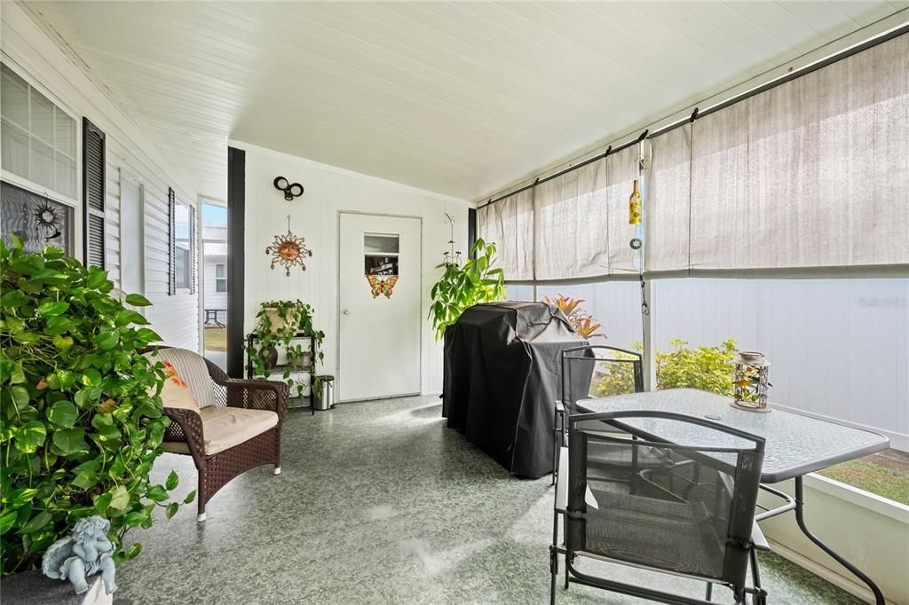 For Sale: $174,900 (2 beds, 2 baths, 1056 Square Feet)