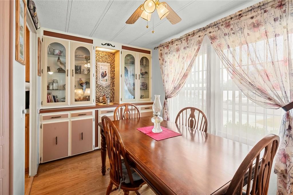 For Sale: $174,900 (2 beds, 2 baths, 1056 Square Feet)