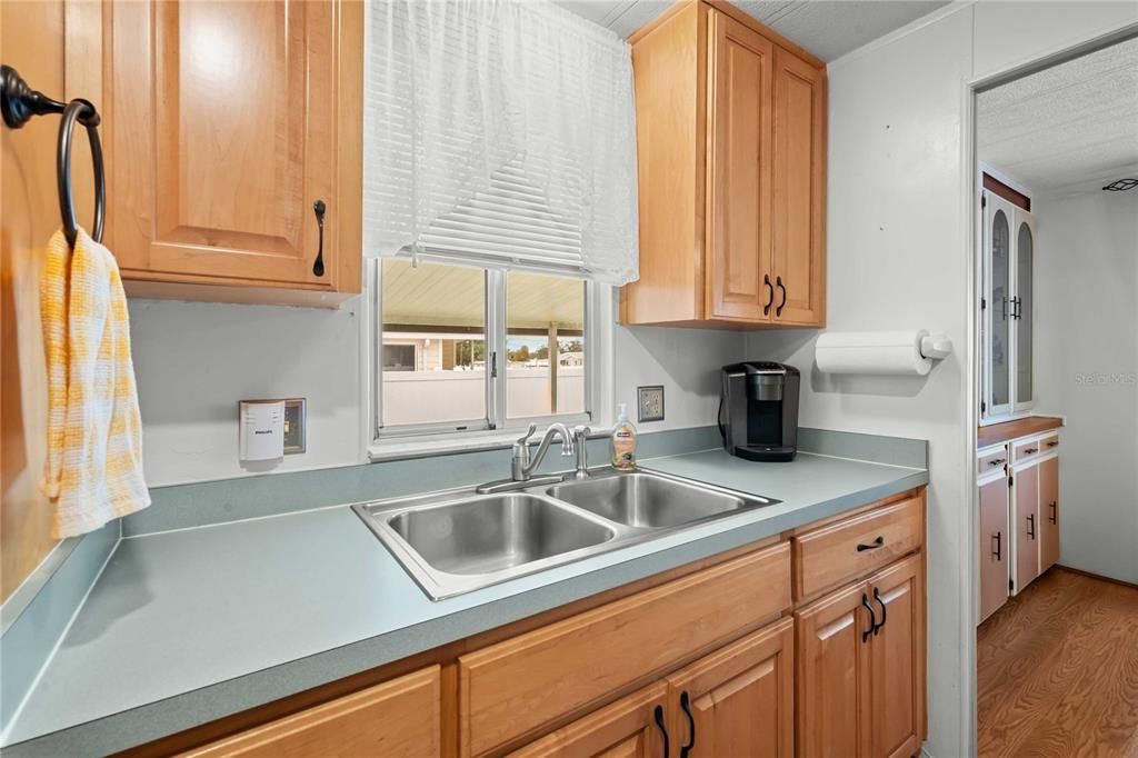 For Sale: $174,900 (2 beds, 2 baths, 1056 Square Feet)