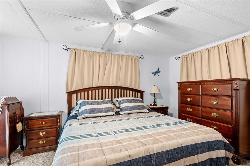 For Sale: $174,900 (2 beds, 2 baths, 1056 Square Feet)