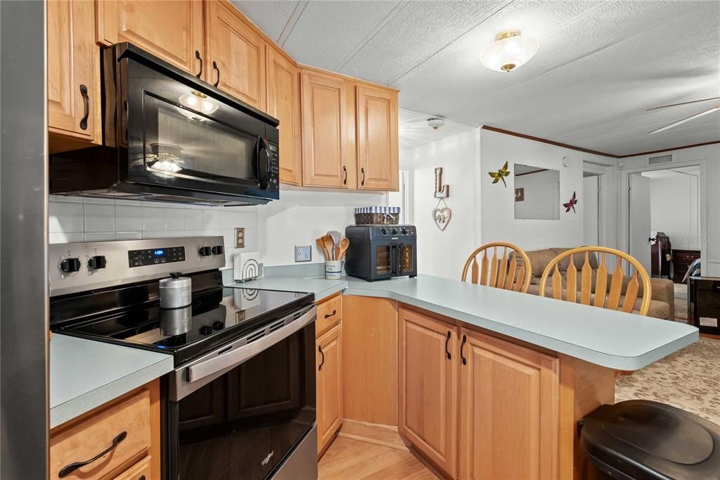 For Sale: $174,900 (2 beds, 2 baths, 1056 Square Feet)