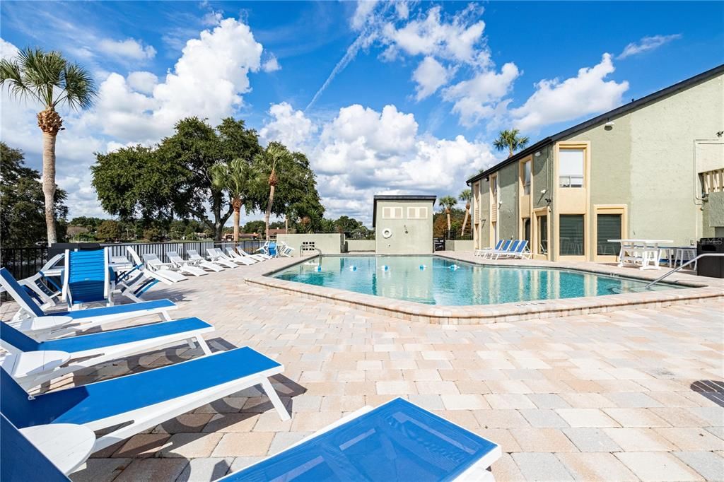 For Sale: $145,000 (2 beds, 2 baths, 897 Square Feet)