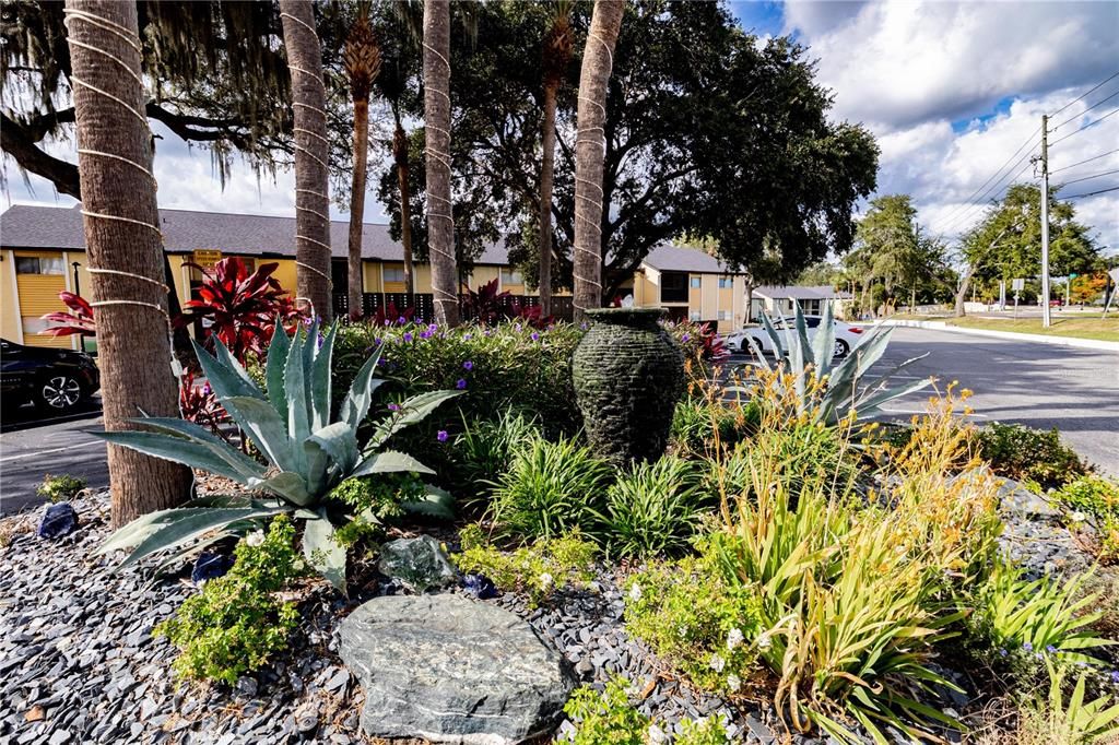 For Sale: $145,000 (2 beds, 2 baths, 897 Square Feet)