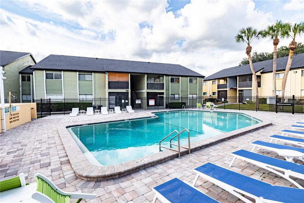 For Sale: $145,000 (2 beds, 2 baths, 897 Square Feet)