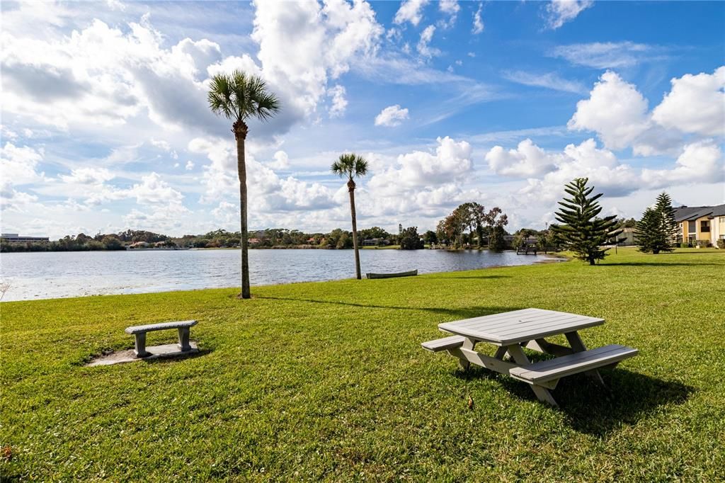 For Sale: $145,000 (2 beds, 2 baths, 897 Square Feet)