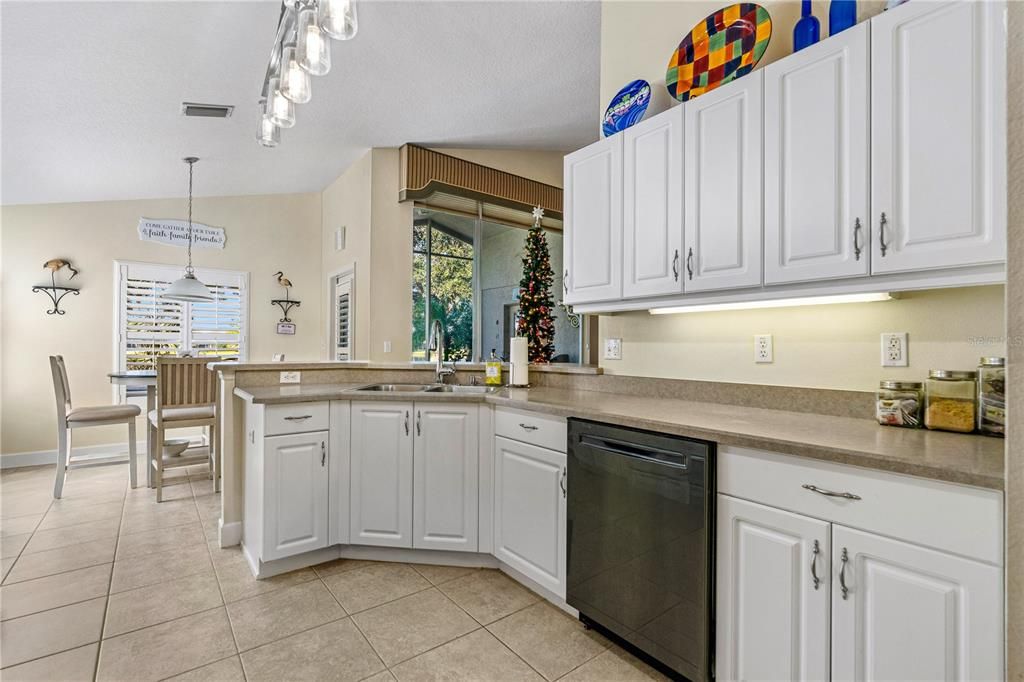 На продажу: $405,000 (3 спален, 2 ванн, 1590 Квадратных фут)