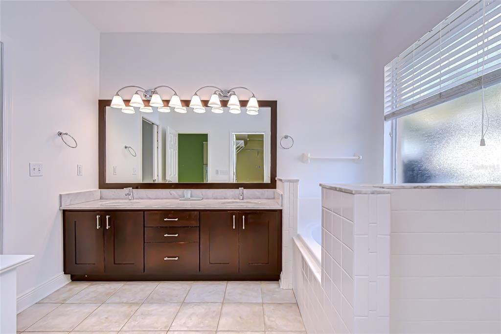 待售: $475,000 (3 贝兹, 2 浴室, 1669 平方英尺)