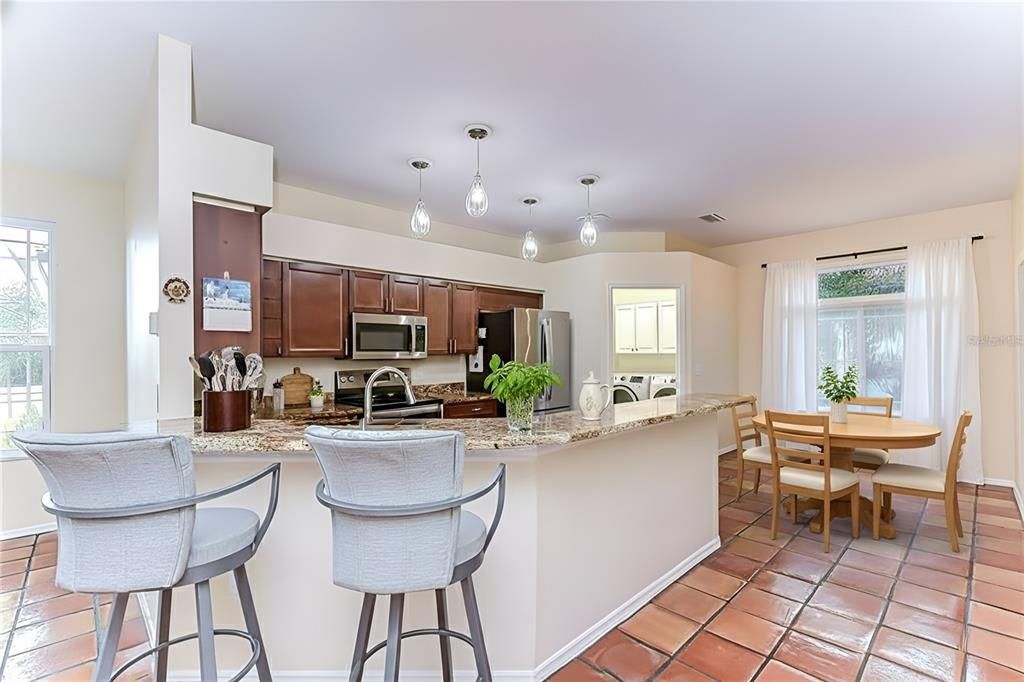 待售: $475,000 (3 贝兹, 2 浴室, 1669 平方英尺)