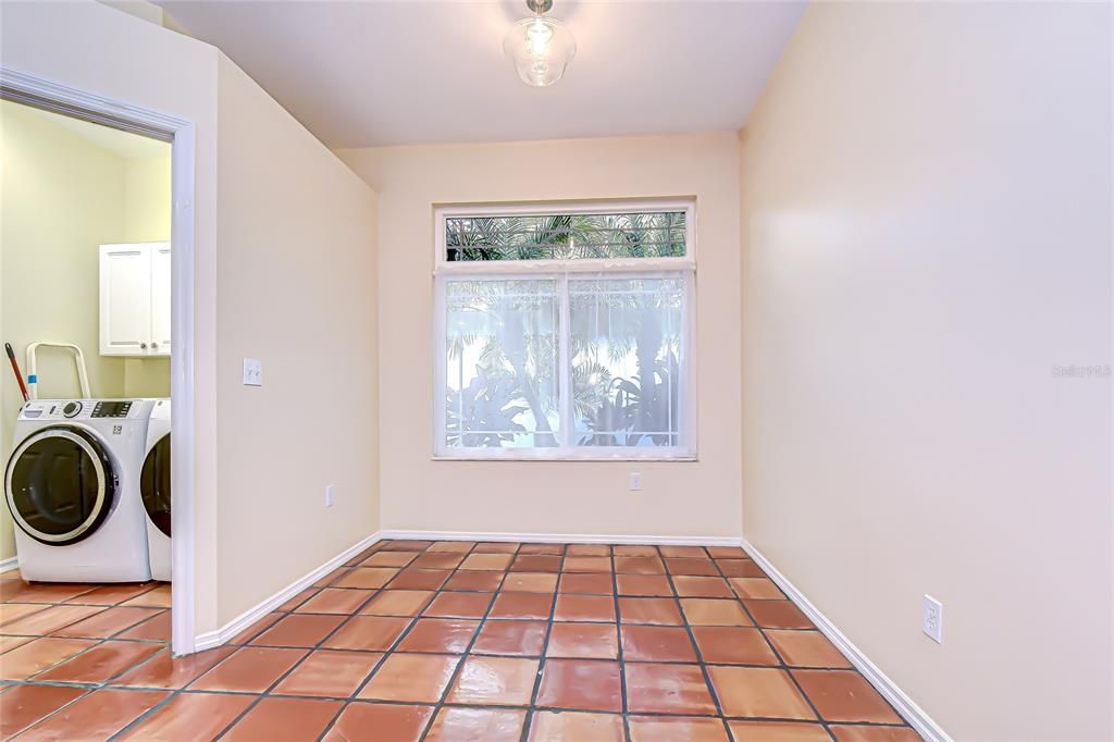 待售: $475,000 (3 贝兹, 2 浴室, 1669 平方英尺)