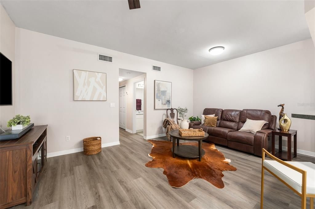 En Venta: $235,000 (2 camas, 2 baños, 1200 Pies cuadrados)