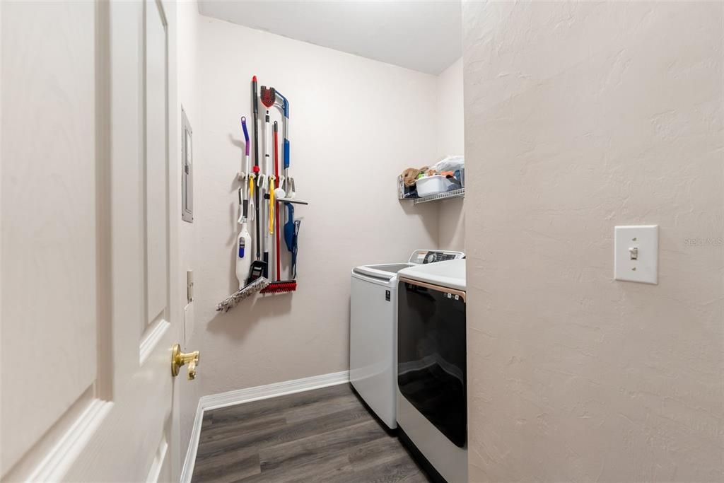 En Venta: $235,000 (2 camas, 2 baños, 1200 Pies cuadrados)