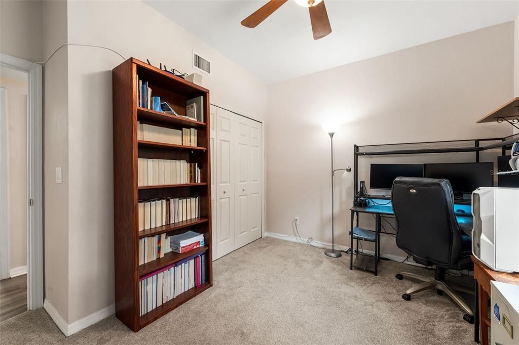 En Venta: $235,000 (2 camas, 2 baños, 1200 Pies cuadrados)