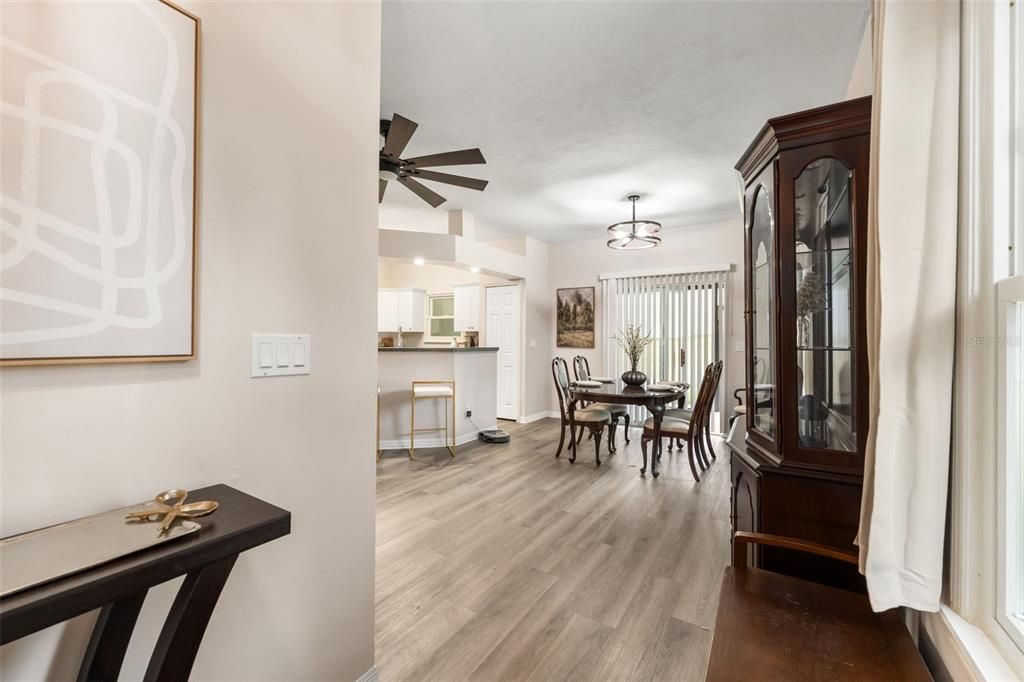 En Venta: $235,000 (2 camas, 2 baños, 1200 Pies cuadrados)