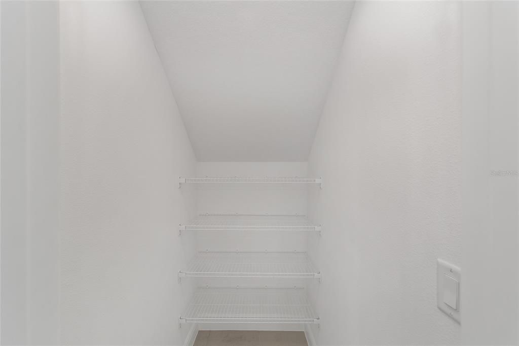 En Venta: $422,725 (4 camas, 2 baños, 2420 Pies cuadrados)