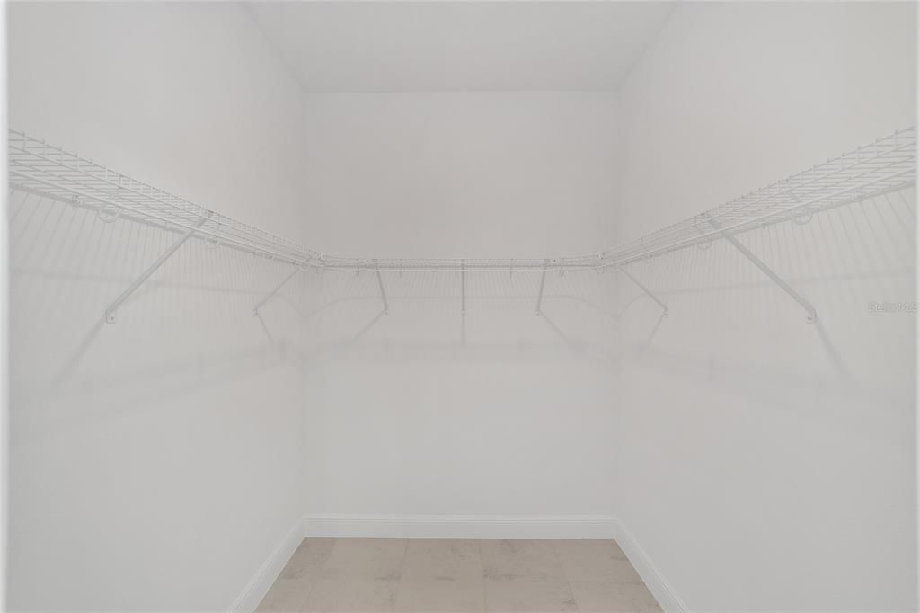 En Venta: $422,725 (4 camas, 2 baños, 2420 Pies cuadrados)