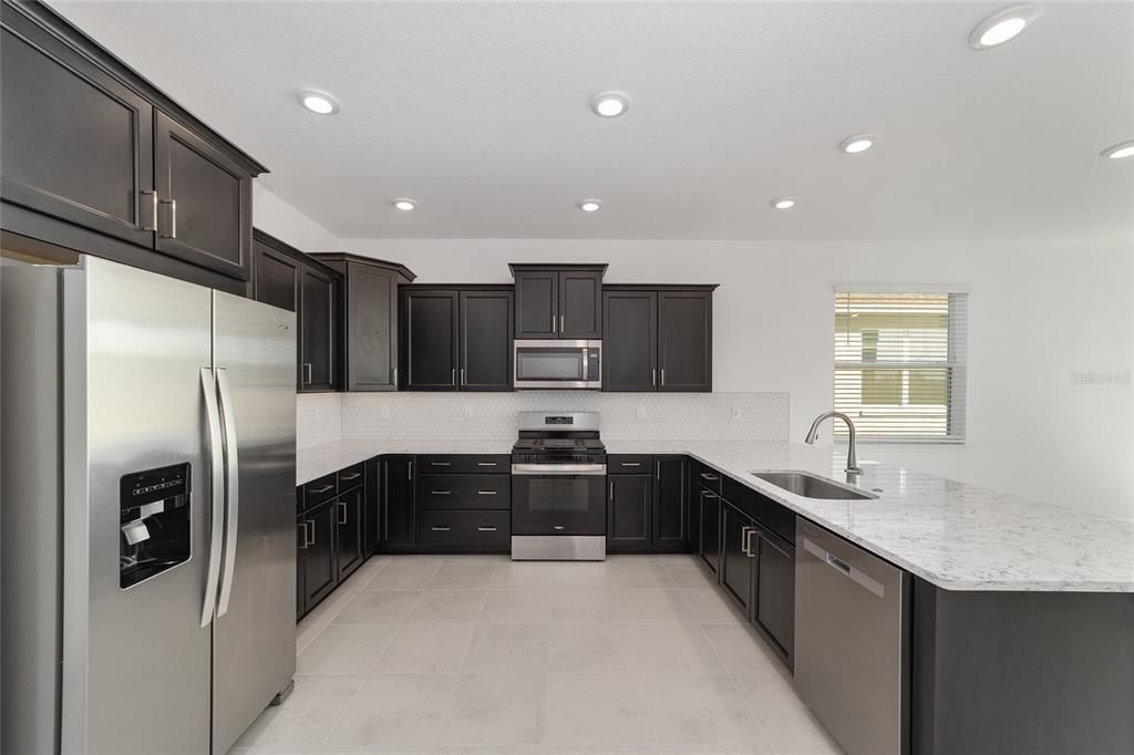 En Venta: $422,725 (4 camas, 2 baños, 2420 Pies cuadrados)