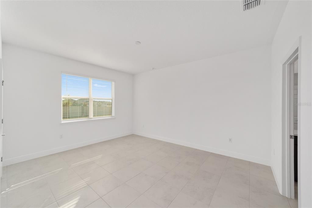 En Venta: $422,725 (4 camas, 2 baños, 2420 Pies cuadrados)