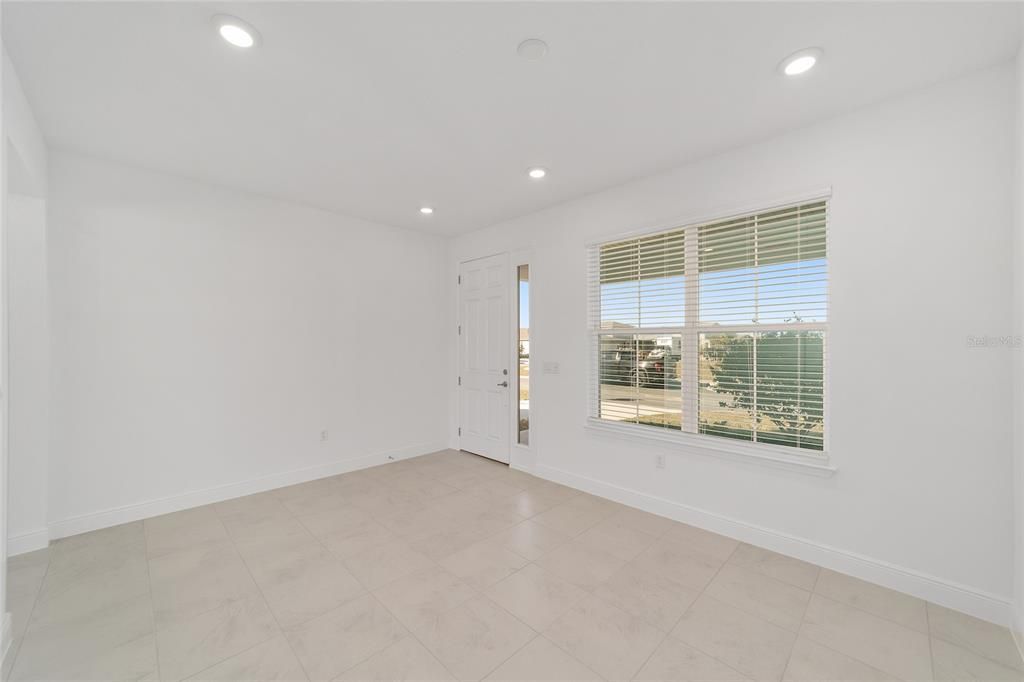 En Venta: $422,725 (4 camas, 2 baños, 2420 Pies cuadrados)