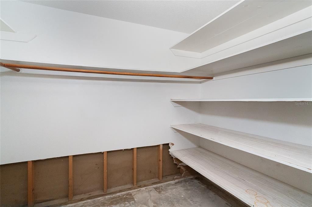 待售: $250,000 (3 贝兹, 2 浴室, 1954 平方英尺)