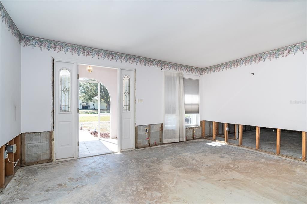 待售: $250,000 (3 贝兹, 2 浴室, 1954 平方英尺)