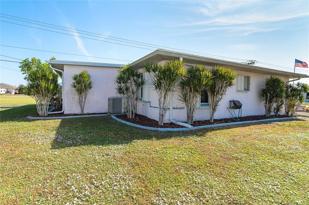 待售: $250,000 (3 贝兹, 2 浴室, 1954 平方英尺)