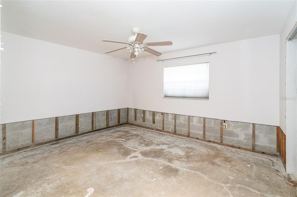 待售: $250,000 (3 贝兹, 2 浴室, 1954 平方英尺)