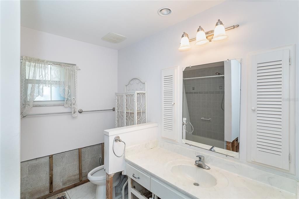 待售: $250,000 (3 贝兹, 2 浴室, 1954 平方英尺)