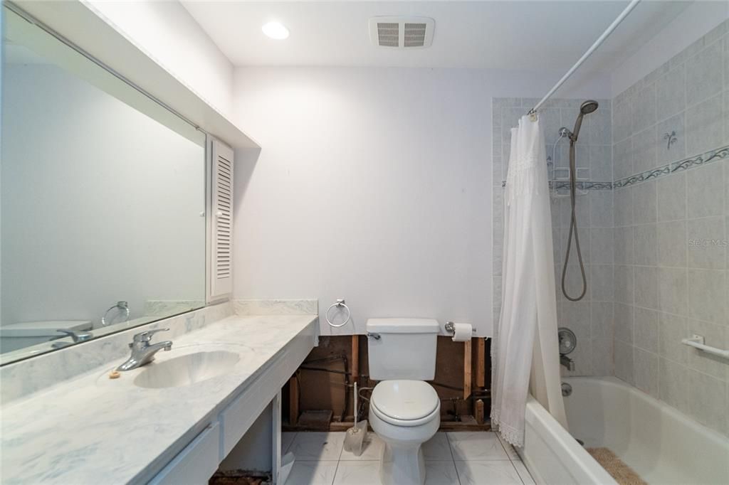 待售: $250,000 (3 贝兹, 2 浴室, 1954 平方英尺)