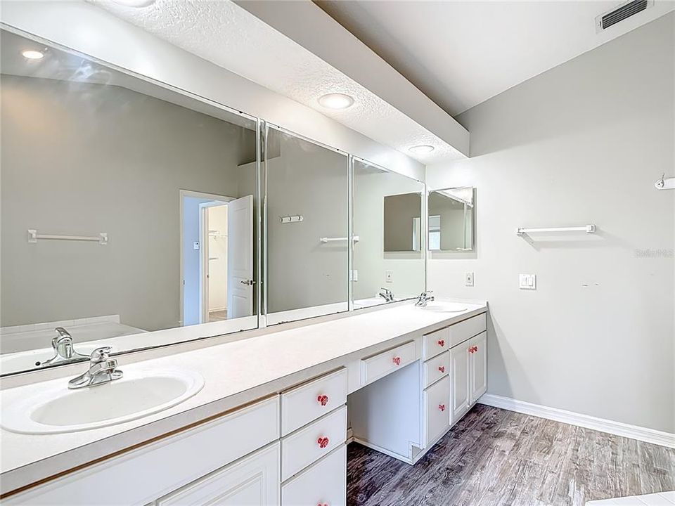 На продажу: $544,900 (4 спален, 3 ванн, 2778 Квадратных фут)