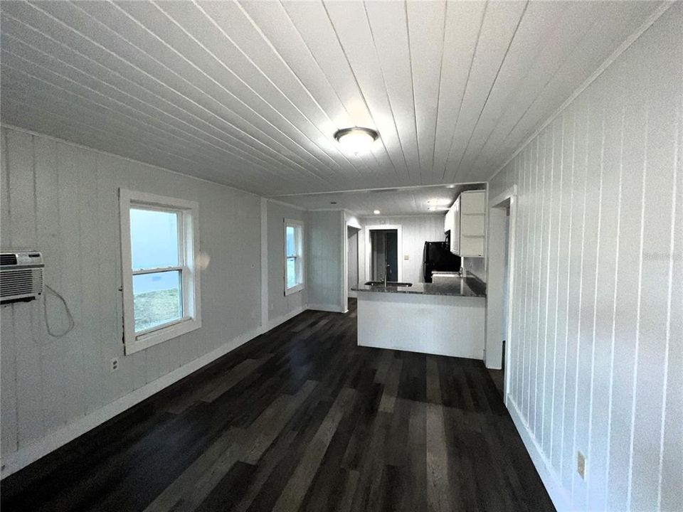 На продажу: $189,000 (3 спален, 1 ванн, 624 Квадратных фут)