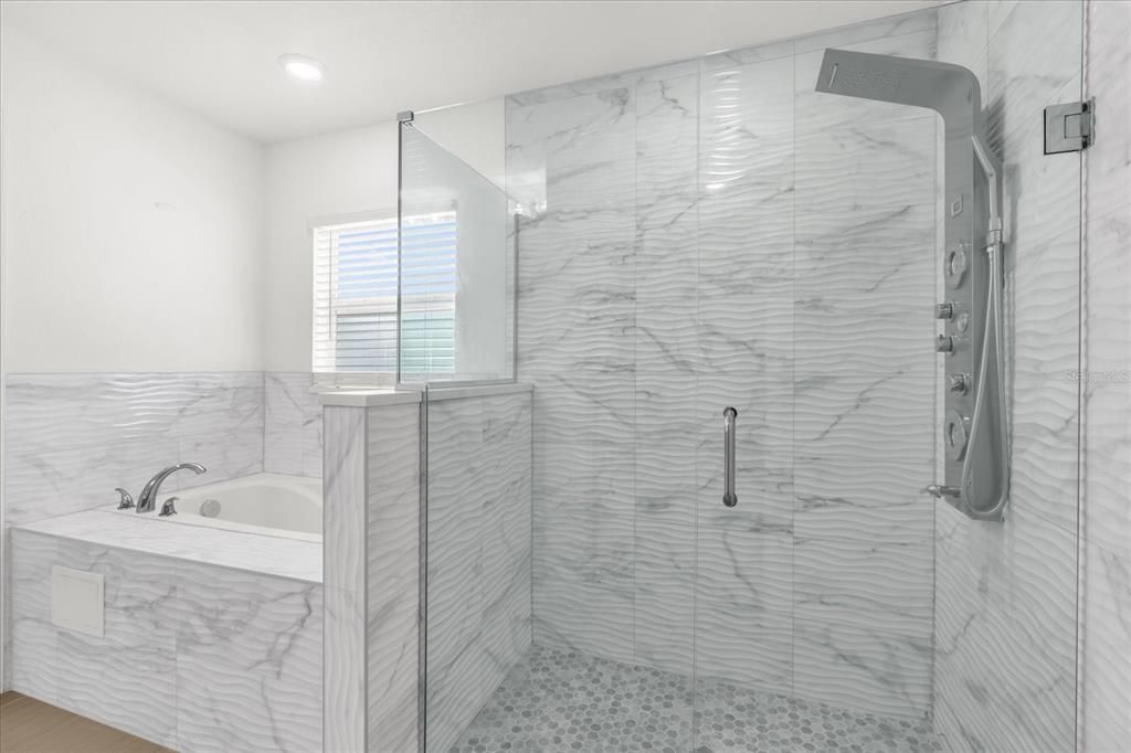 En Venta: $329,900 (3 camas, 2 baños, 1552 Pies cuadrados)