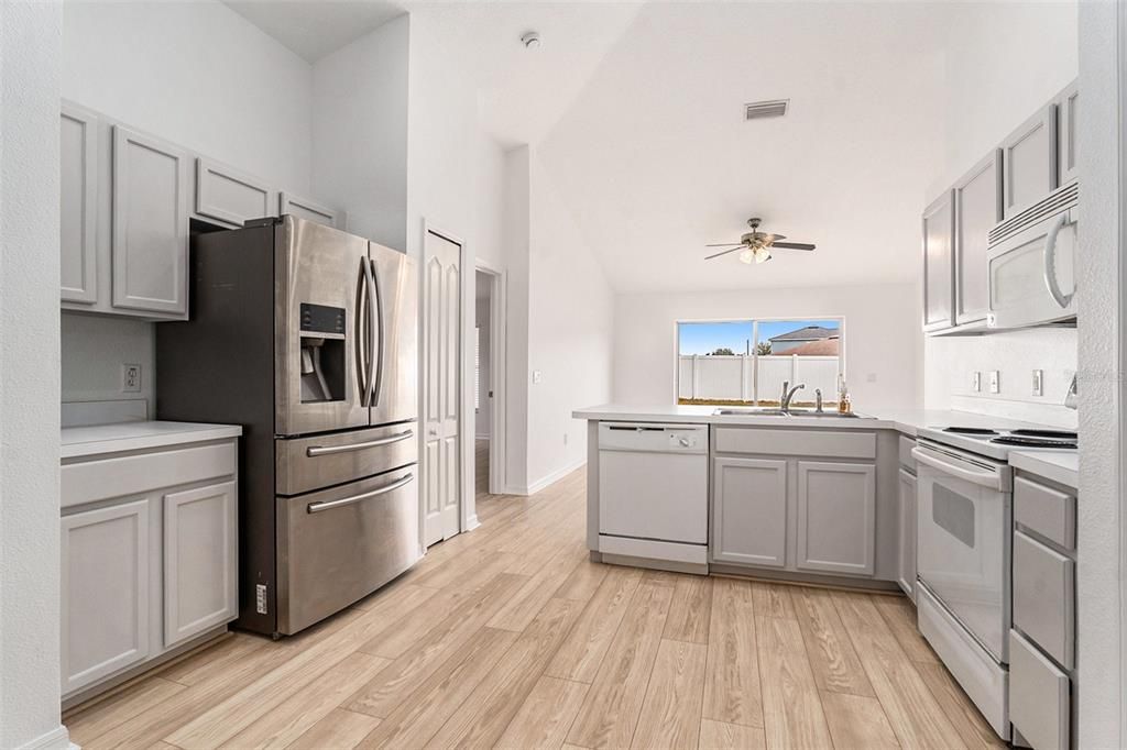 На продажу: $315,000 (3 спален, 2 ванн, 1440 Квадратных фут)