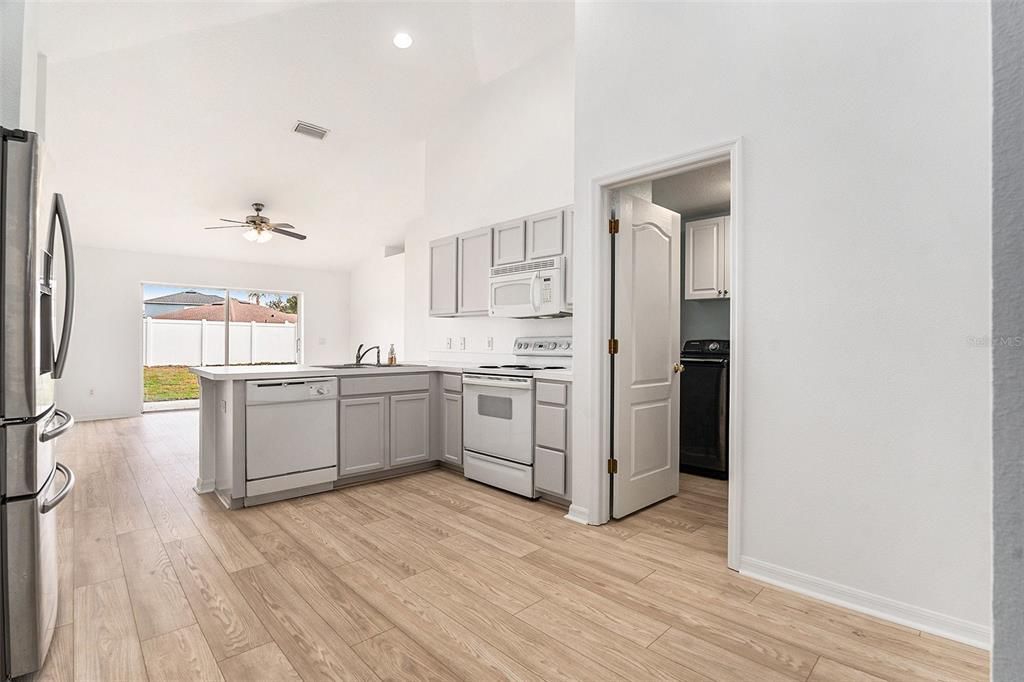 На продажу: $315,000 (3 спален, 2 ванн, 1440 Квадратных фут)