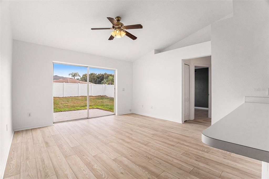 На продажу: $315,000 (3 спален, 2 ванн, 1440 Квадратных фут)