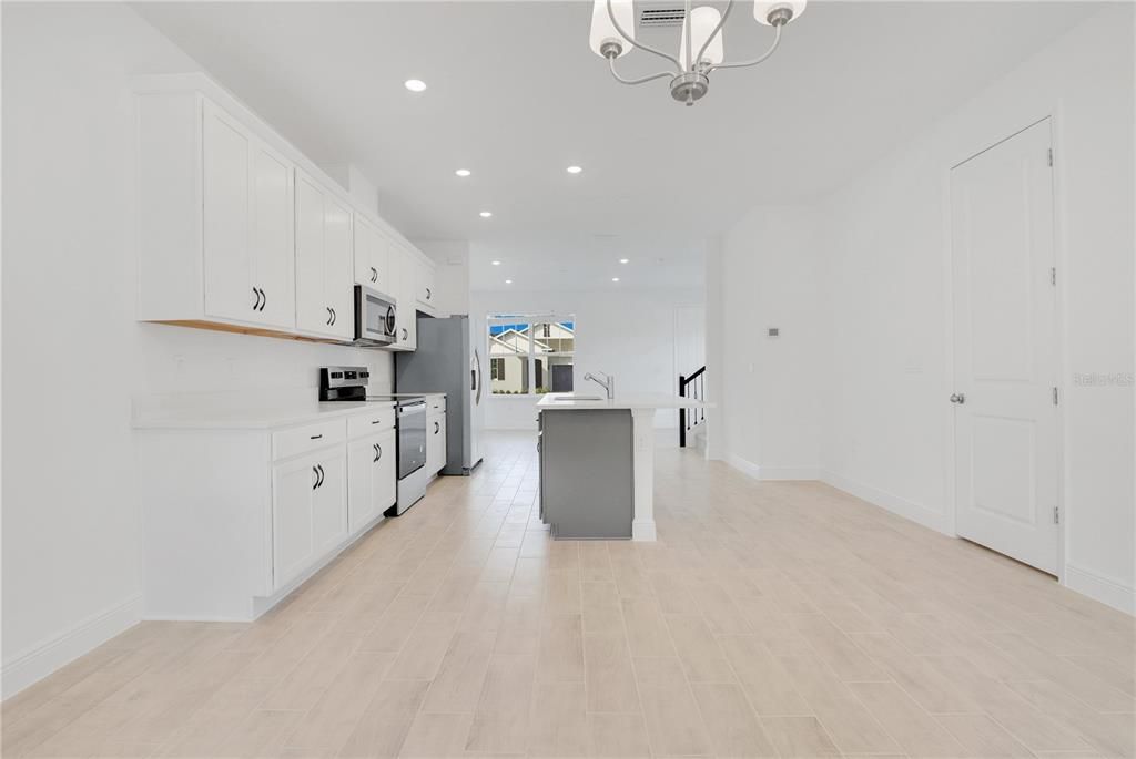 For Rent: $2,700 (3 beds, 2 baths, 1654 Square Feet)