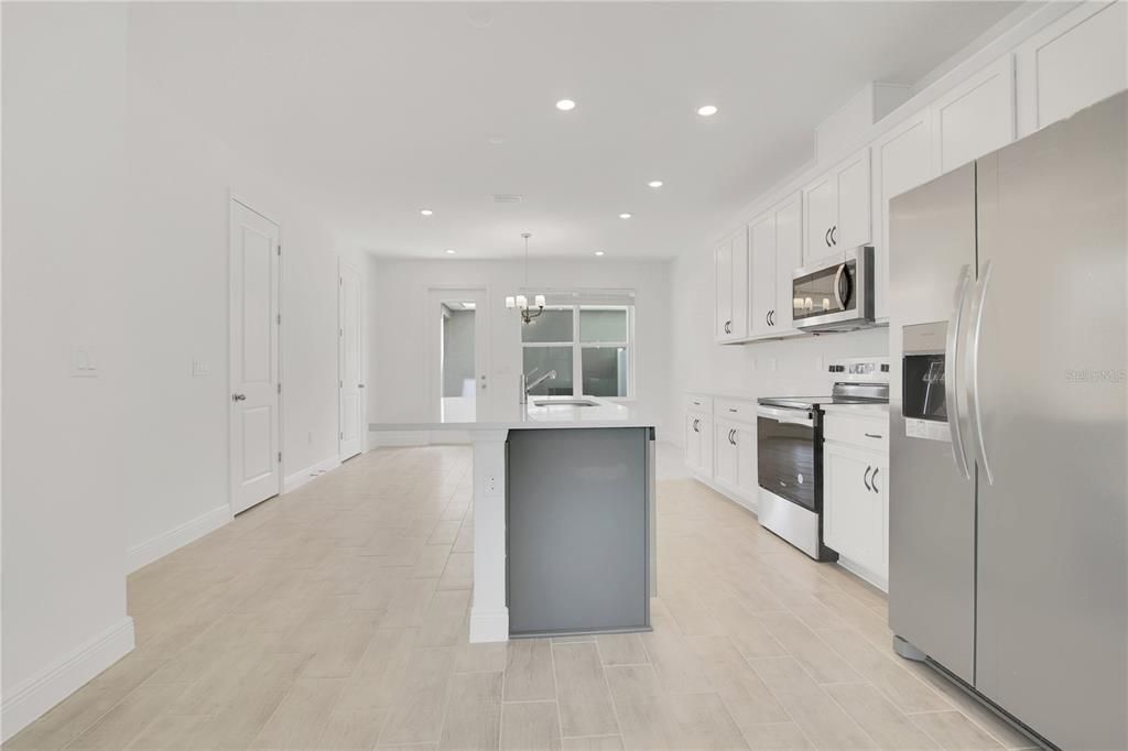 For Rent: $2,700 (3 beds, 2 baths, 1654 Square Feet)