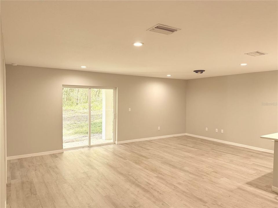 En Renta: $1,800 (3 camas, 2 baños, 1218 Pies cuadrados)