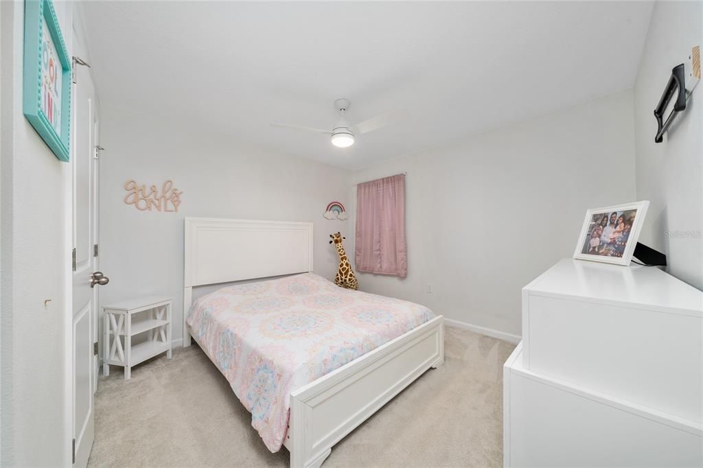 出租: $3,200 (4 贝兹, 2 浴室, 2048 平方英尺)