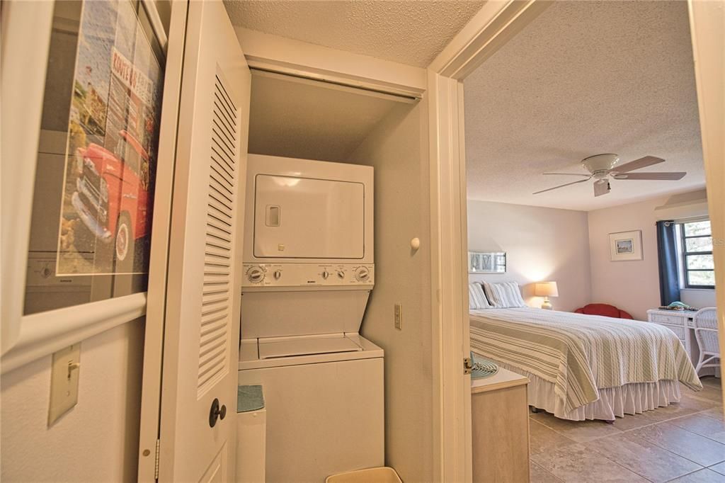 На продажу: $249,900 (2 спален, 2 ванн, 1064 Квадратных фут)