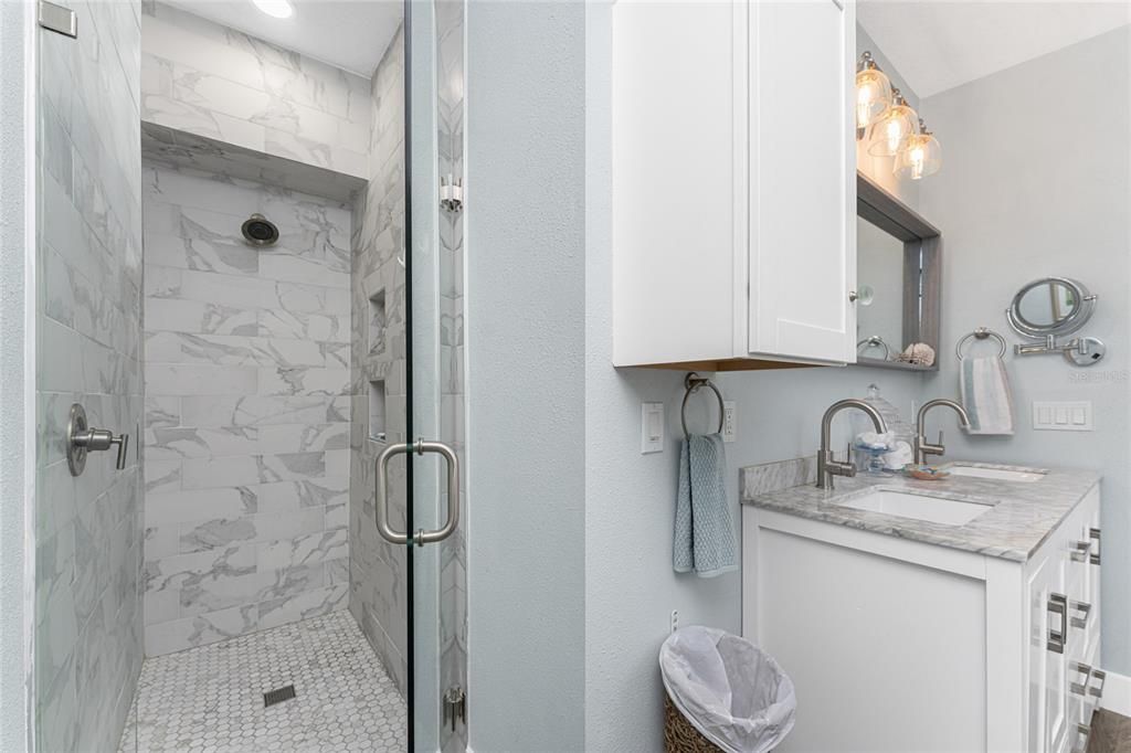 На продажу: $749,000 (2 спален, 2 ванн, 1216 Квадратных фут)