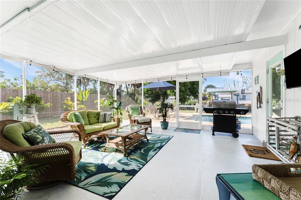 На продажу: $749,000 (2 спален, 2 ванн, 1216 Квадратных фут)